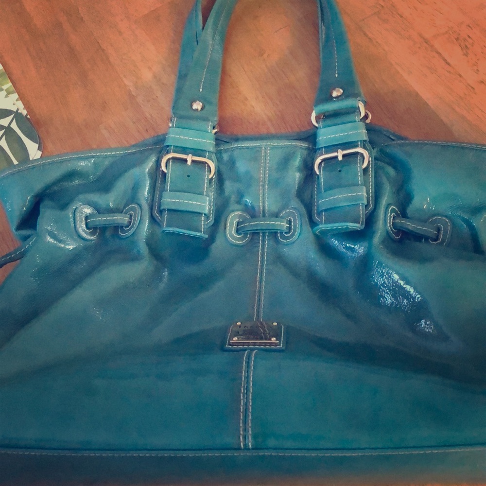 Dooney and Bourke weekender bag-read description